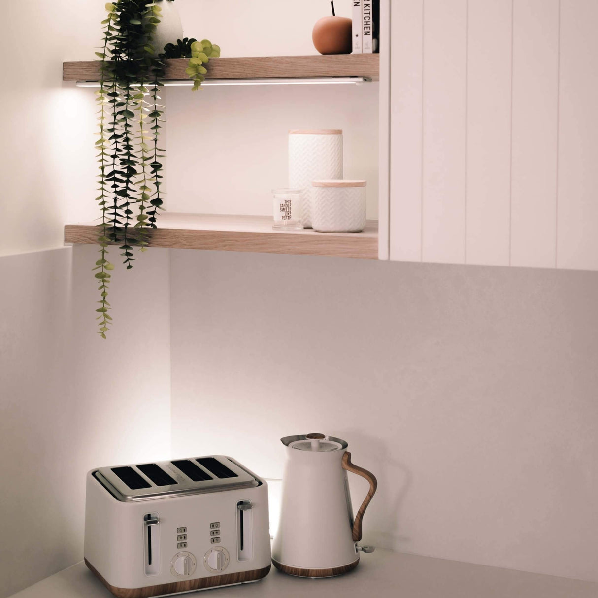 MotionBright - LED-lampa med rörelsesensor för moderna hem Carvallo