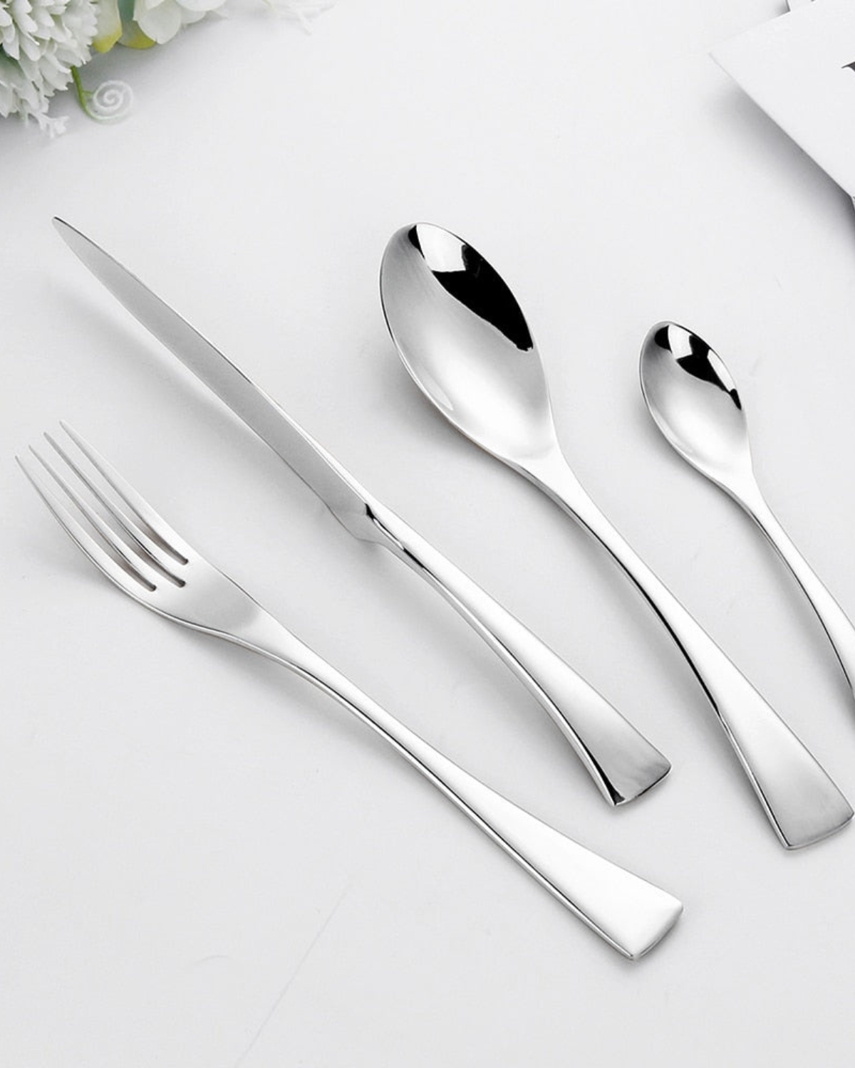 Élan Luxe – Fint Bestickeset med Tidlös Elegans för en Stilig Dukning Carvallo