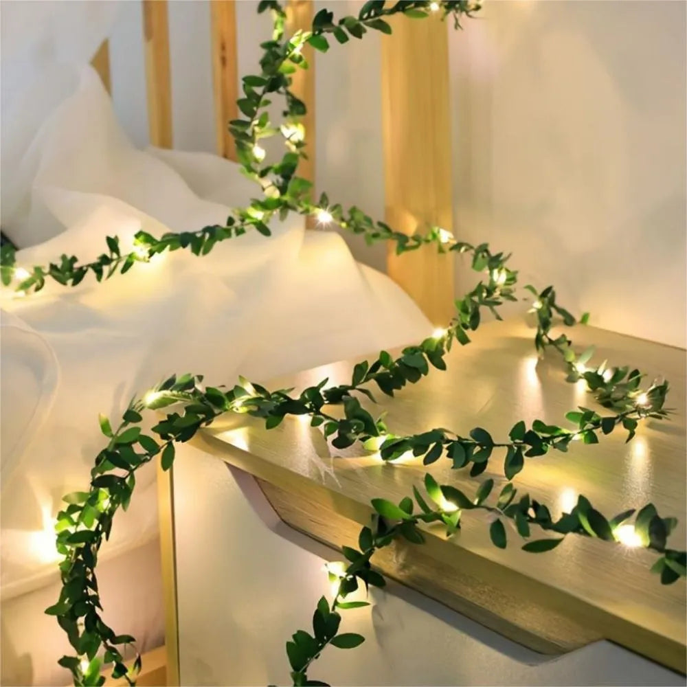 LED ljusslinga med murgröna – Dekorativ ljusslinga för inomhus och utomhus Carvallo