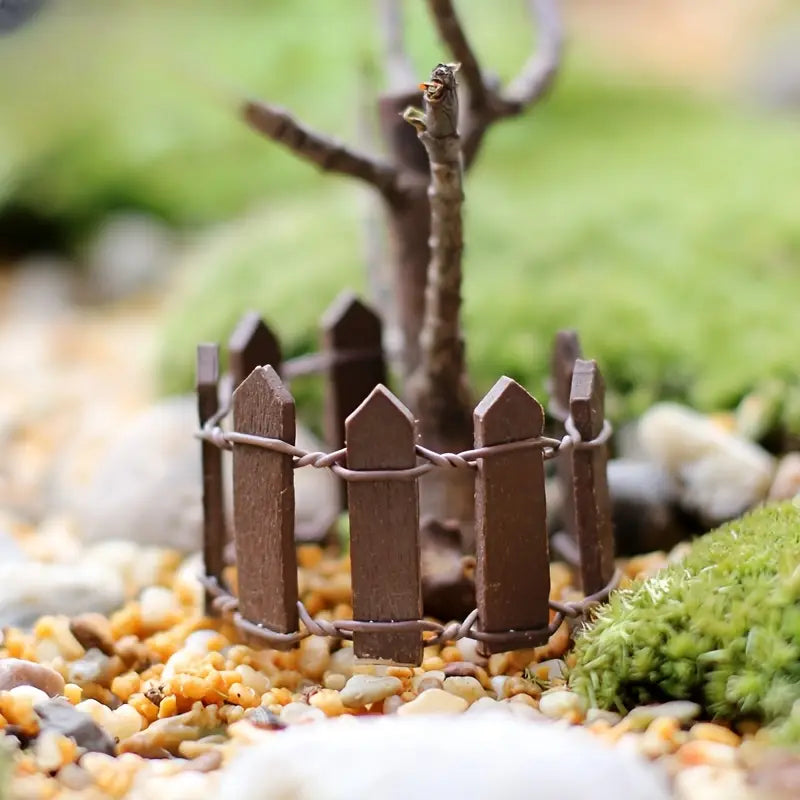 Miniatyr trädgårdsgärde i trä – Färgglad dekoration för feuträdgård och modellbygge Carvallo
