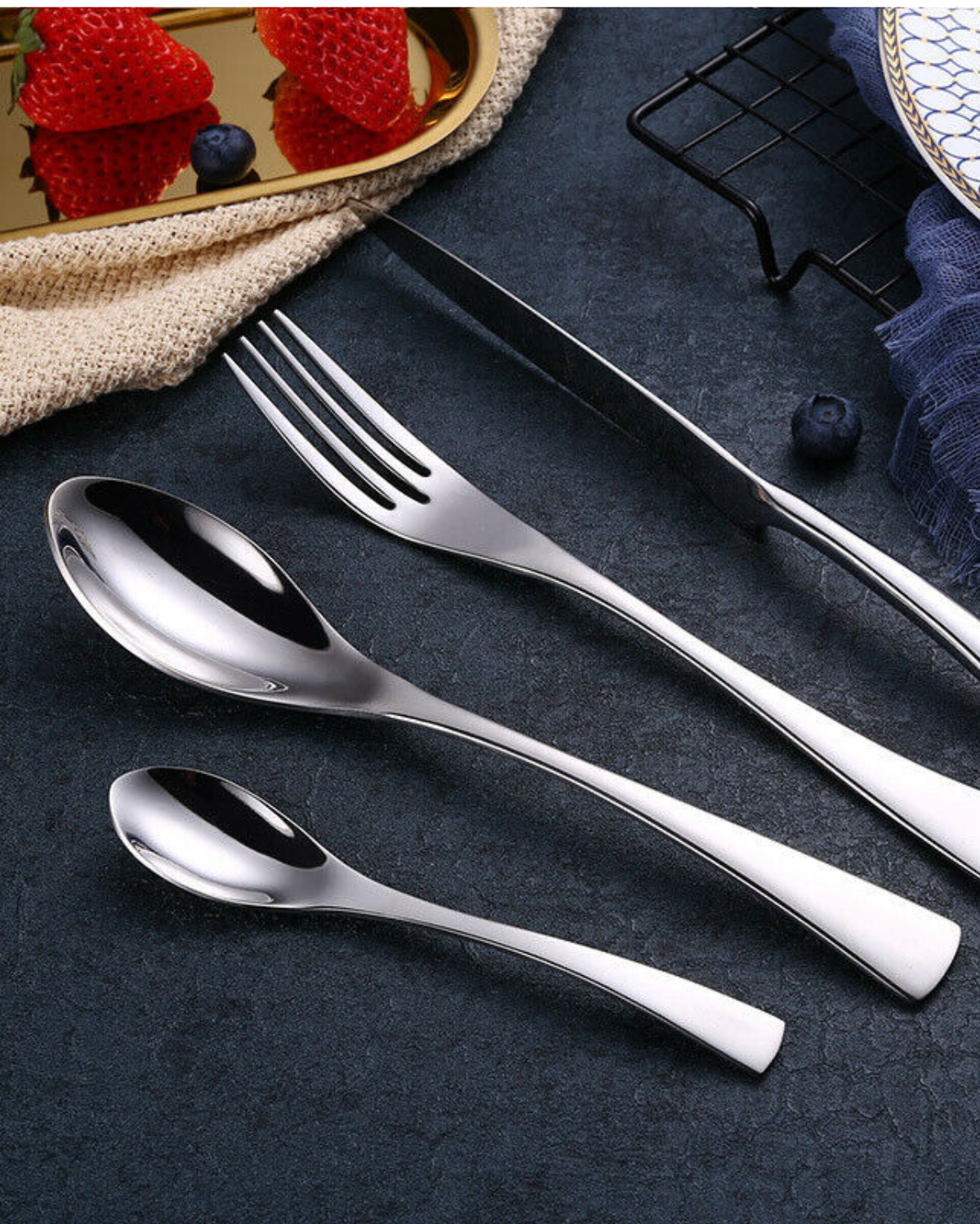 Élan Luxe – Fint Bestickeset med Tidlös Elegans för en Stilig Dukning Carvallo