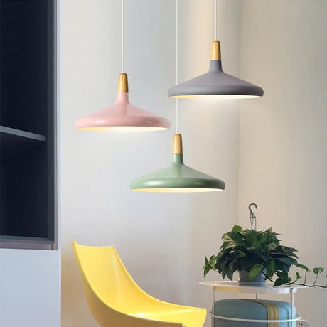 Nordisk Macaron Pendant Light | Trä Accent | Minimalistisk Charm | D7.09"-15.35" | Brick by Brick Carvallo