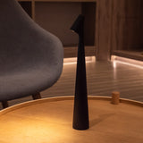 GlowContour – Stilren skrivbordslampa med skulpterad design Carvallo