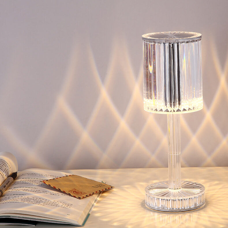 Elegant LED-bordslampa i diamantskuren akryl – Ambient Mood Lighting MILA Sverige