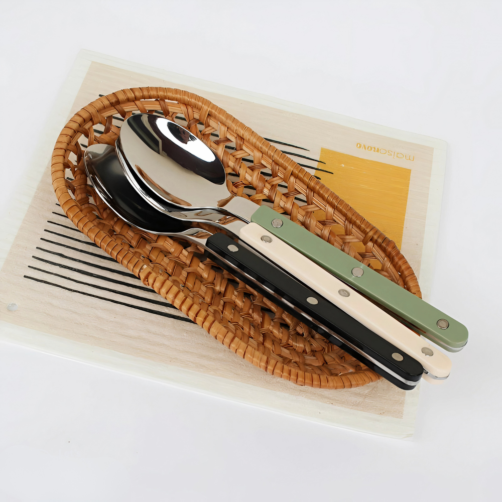 Bestickset i rostfritt stål modern bestick Carvallo