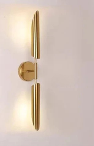 GoldenGlow – Minimalistisk LED Vägglampa för Vardagsrum & Sovrum Carvallo