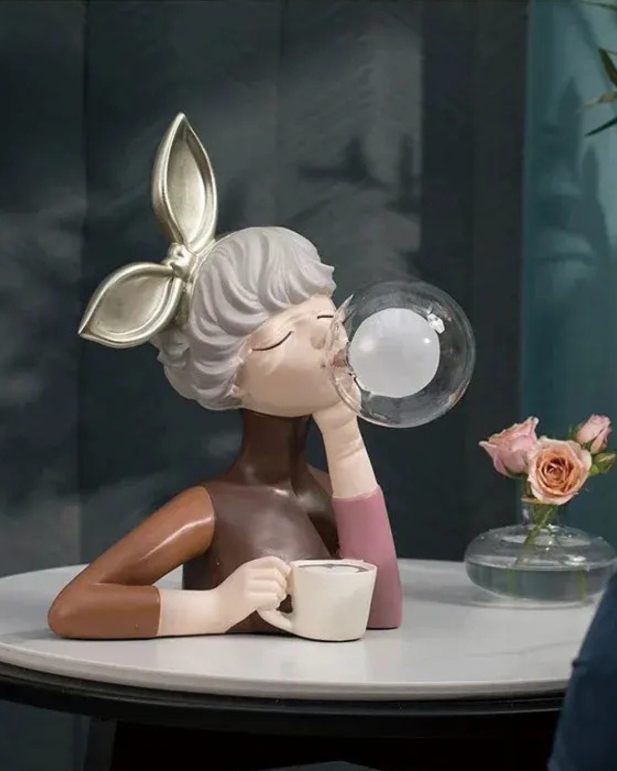 Carvallo – Skulptural Bordslampa med Poetisk Ljusfär för ett Mysigt Inredning Carvallo