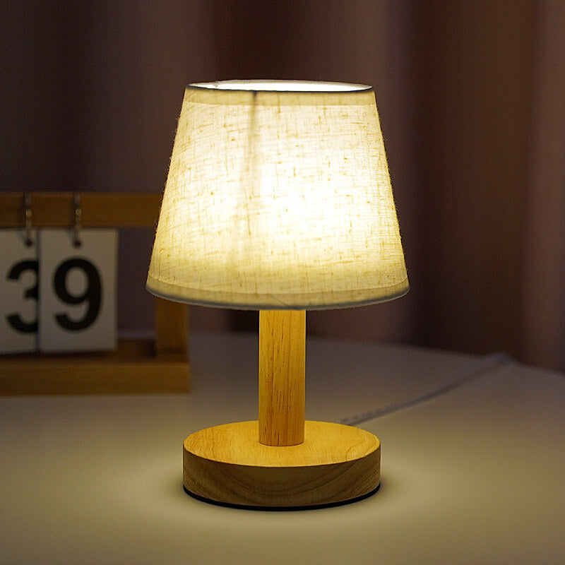 NordicGlow träbordslampa – tidlös design, justerbar atmosfär MILA Sverige