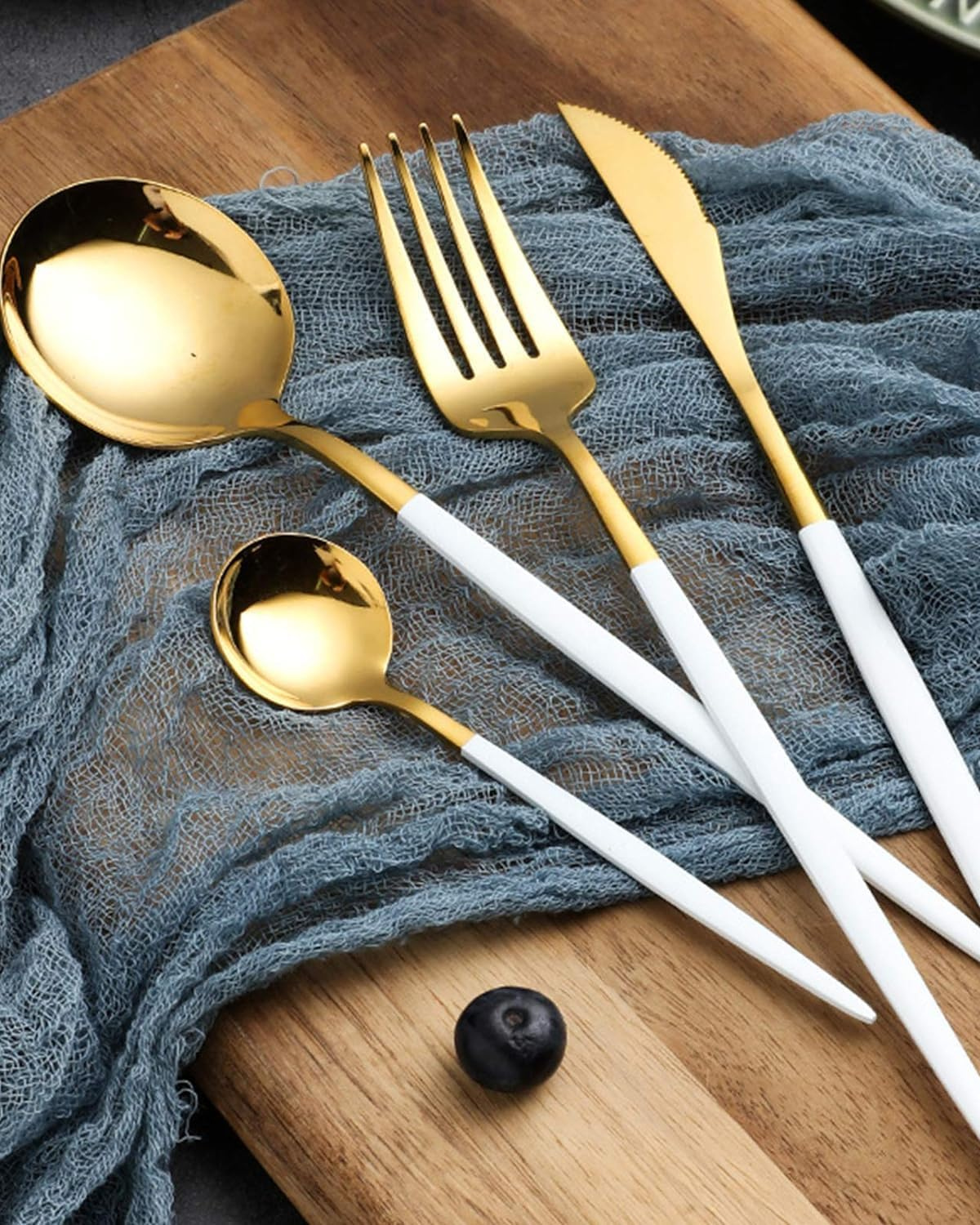 Carvallo Lumine – Lyxigt Bestickset med Guldaccenter och Matt Svarta Handtag Carvallo