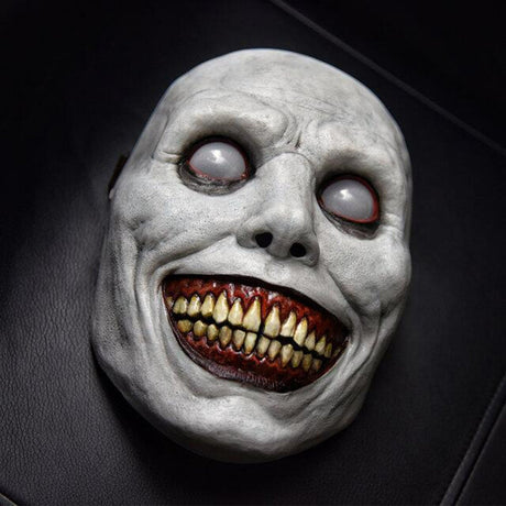 Vit Skräckmask – Perfekt för Halloweenfest och Läskiga Dekorationer-halloween-BB-Grå-Grå ögon-Hemnix