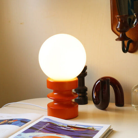 Vintage orange bordslampa i massivt glas – Retro berlock med varmt sken MILA Sverige