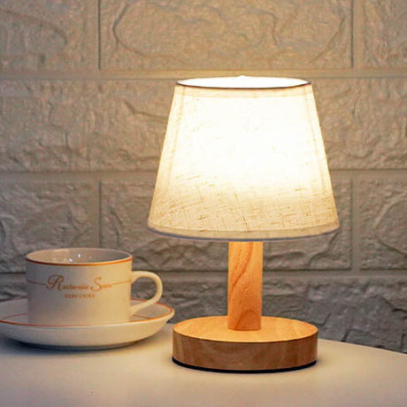 NordicGlow träbordslampa – tidlös design, justerbar atmosfär MILA Sverige