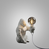 GorillaLux - Unik Gorilla Bordslampa | Modern Djurarmatur med Varm LED Belysning Carvallo