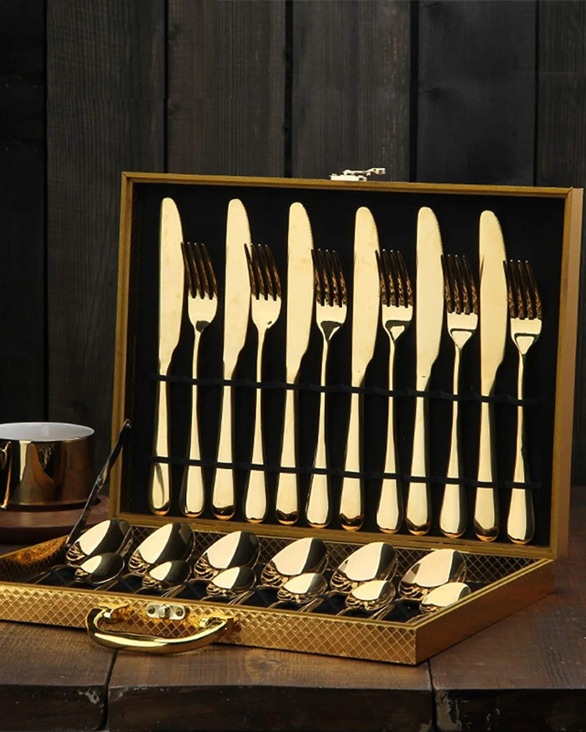 Carvallo Luxe – Guldbestickset med Fin Finish för Stilig Matlagning Carvallo