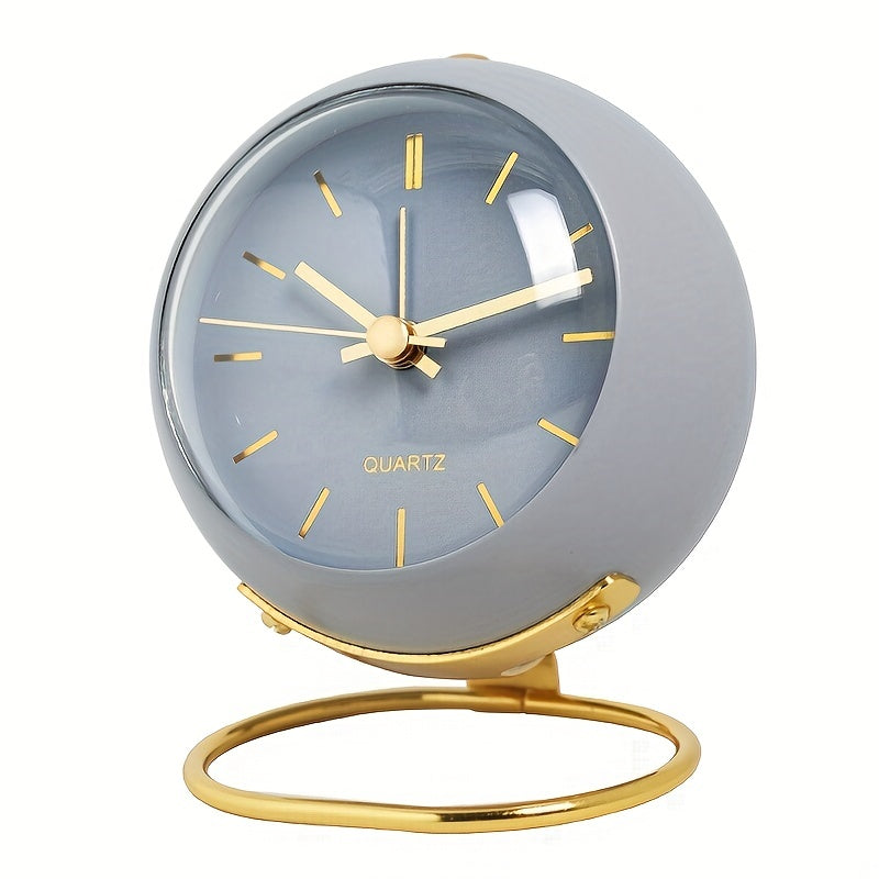 Nordic Silent Desk Clock – Luminösa Visare & Metallram Carvallo
