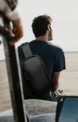 Stöldskyddad och Vattentålig Axelremsväska med USB-laddning-VaruZ-Hemnix