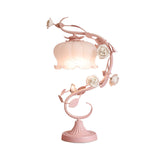 RoseGlow - Elegant Överdraget Lampdesign Carvallo