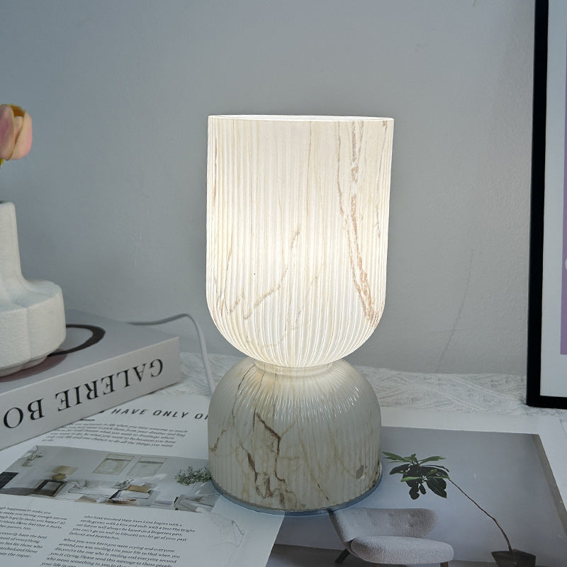 Modern minimalistisk glasbordslampa – elegant cylinderdesign MILA Sverige