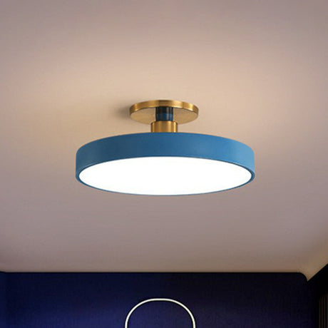 Taklampa med rund akryl LED-design Carvallo