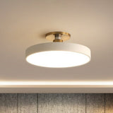 Taklampa med rund akryl LED-design Carvallo