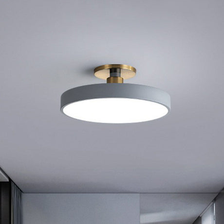 Taklampa med rund akryl LED-design Carvallo