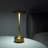 Ambient Metallic Trådlös Bordslampa Carvallo