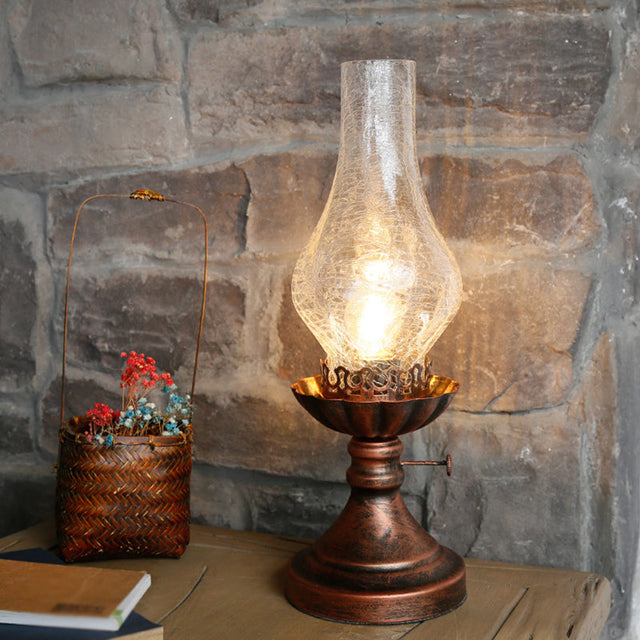 RetroGlow - Vintage-inspired bedside lamp with shattered glass shade and neutral base Carvallo