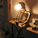 RoboShine - Charmig robotlampa med rustik stil Carvallo