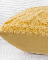 Carvallo – Lyxig Reliefkudde med subtil geometrisk design för en stilren interiör Carvallo