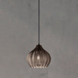 Modern glas hänglampa med vågformad skugga för matrum Carvallo