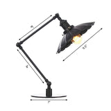 Justerbar vintage lampa med skulpterad metallskena för retrodekoration Carvallo