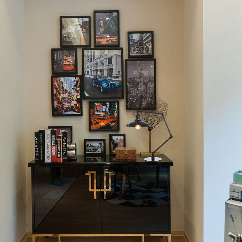 Justerbar vintage lampa med skulpterad metallskena för retrodekoration Carvallo