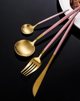 Carvallo Lumine – Lyxigt Bestickset med Guldaccenter och Matt Svarta Handtag Carvallo