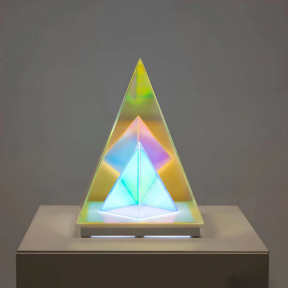 PrisimGlow - Elegant prism-shaped table lamp for soft ambient lighting in any room Carvallo