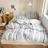 Mjukt Randig och Tofs Duvet Set | 3st Carvallo