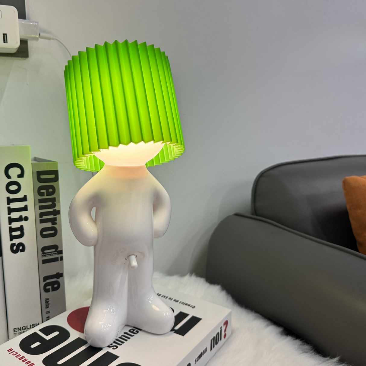 VerlegenLicht - USB-driven geometrisk bordslampa med färgglatt ljus Carvallo