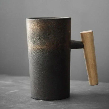 Nordiskt designmugg – Minimalistisk keramikmugg med trähandtag Carvallo