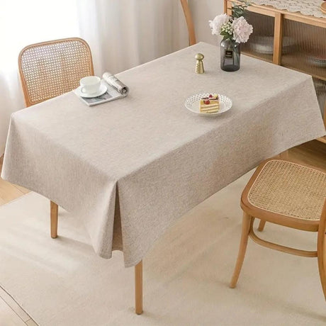 Minimalist Duken till matbord Carvallo