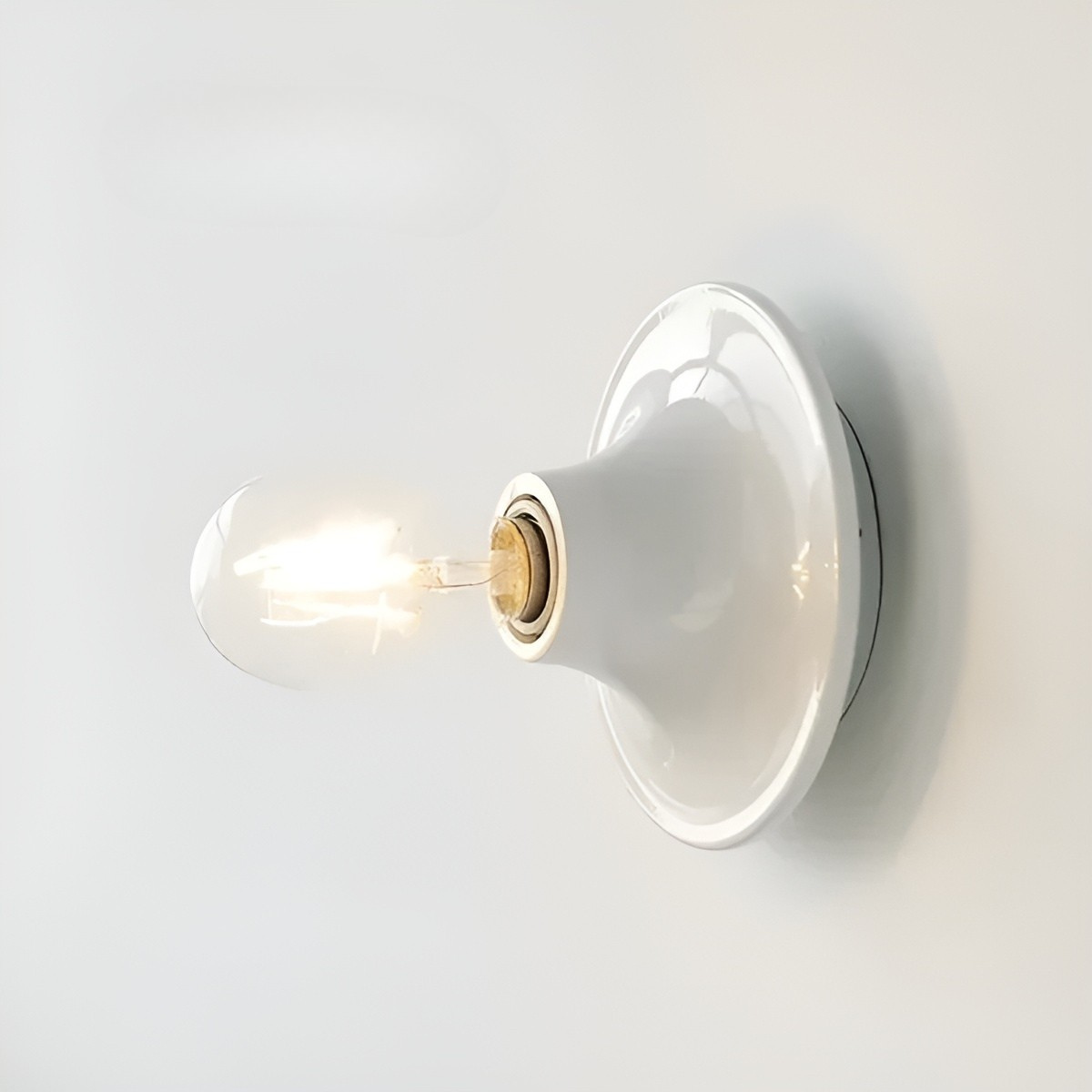 RetroGlow – Retro LED-vägglampa i vintage stil för en varm och mysig atmosfär Carvallo