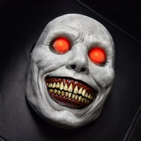 Vit Skräckmask – Perfekt för Halloweenfest och Läskiga Dekorationer-halloween-BB-Grå-Röda ögon-Hemnix