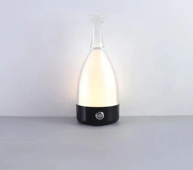 LuxeGlow - Modern Glas Bordslampa med Dimbar LED Belysning Carvallo