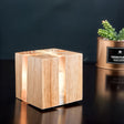 LED-bordslampa i kubform – Modern design av trä | Stilig för vardagsrum och sovrum Carvallo
