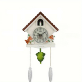 Nordisk Koekoeksklocka med Fågelhus - Dag- och Uralarm, Pendelklocka för Vardagsrum och Kontorsdekoration Carvallo
