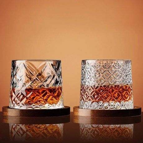 Carvallo - Premium whiskyglas med invecklad snurrande bas för en unik upplevelse Carvallo