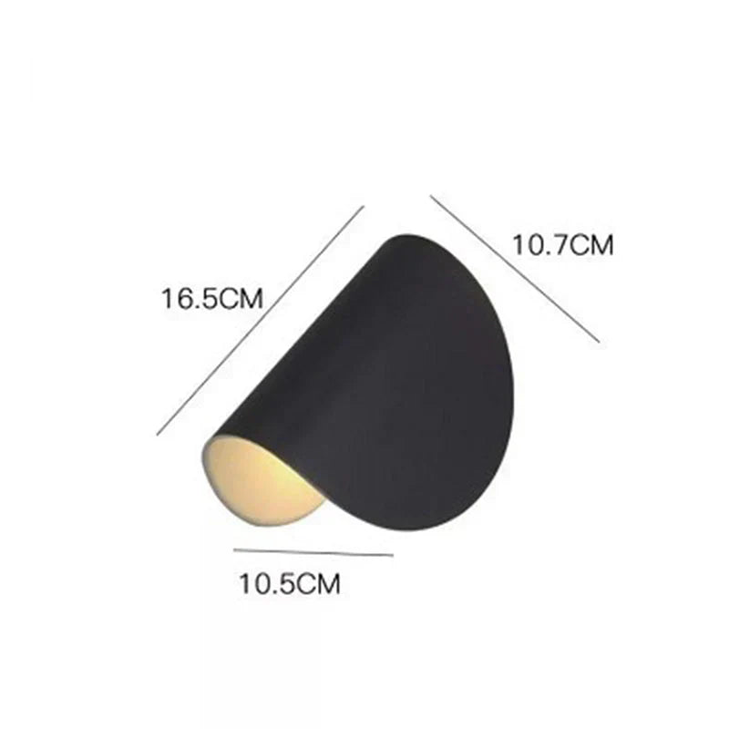 Modern färgad LED-vägglampa i stilren design Carvallo