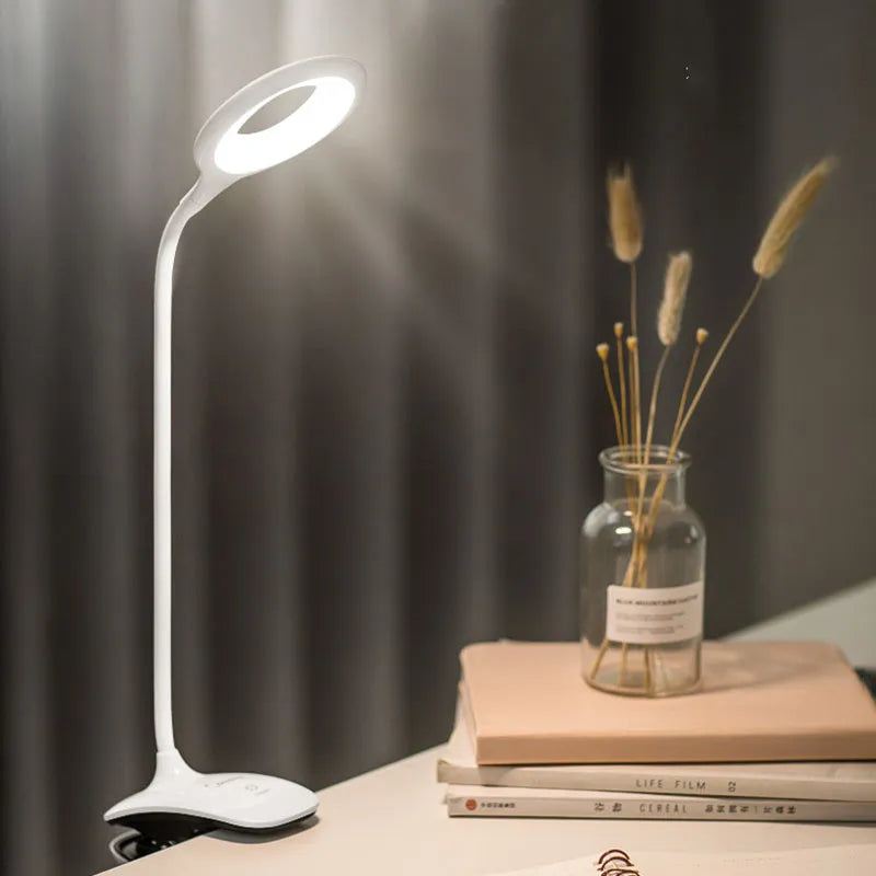 Uppladdningsbar LED-bordslampa med klipp – Justerbar skrivbordslampa för hemmakontor och studier Carvallo