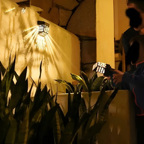 Solarlampor för vägg – | 2-pack/4-pack Set Hålmönster för atmosfärisk trädgårdsbelysning Carvallo