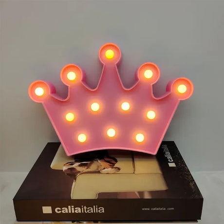 RoyalGlow - LED Krona Nattlampa för Barnrum – Varmt Ljus, Trådlös och Stämningsfull Carvallo