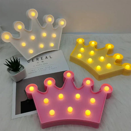 RoyalGlow - LED Krona Nattlampa för Barnrum – Varmt Ljus, Trådlös och Stämningsfull Carvallo
