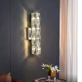 NovaGlow – Modern skiktad vägglampa med reflekterande yta detaljer Carvallo